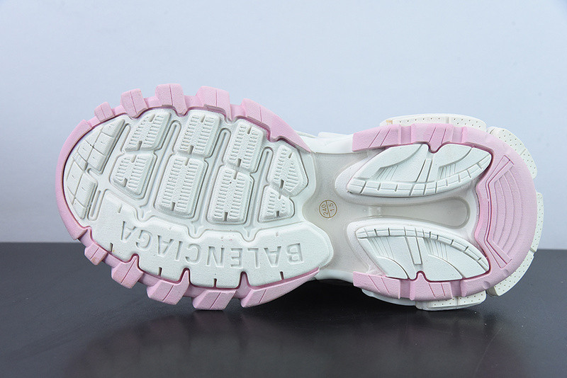 bc track sneaker
