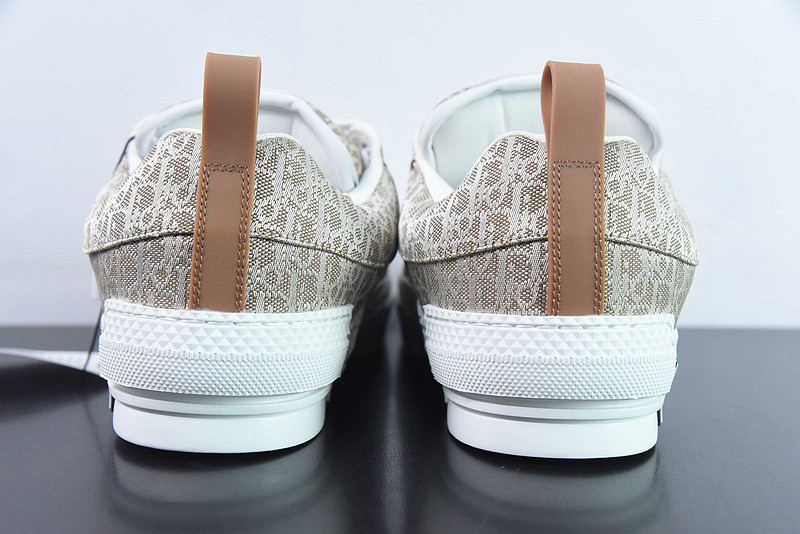 dio* x converse sneaker