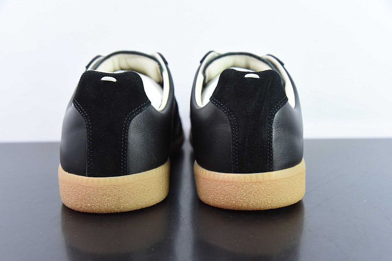 ma*s*n Ma*i*la sneaker