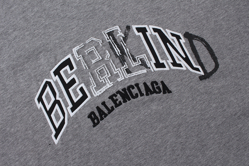 Ba*len*cia*ga clothes