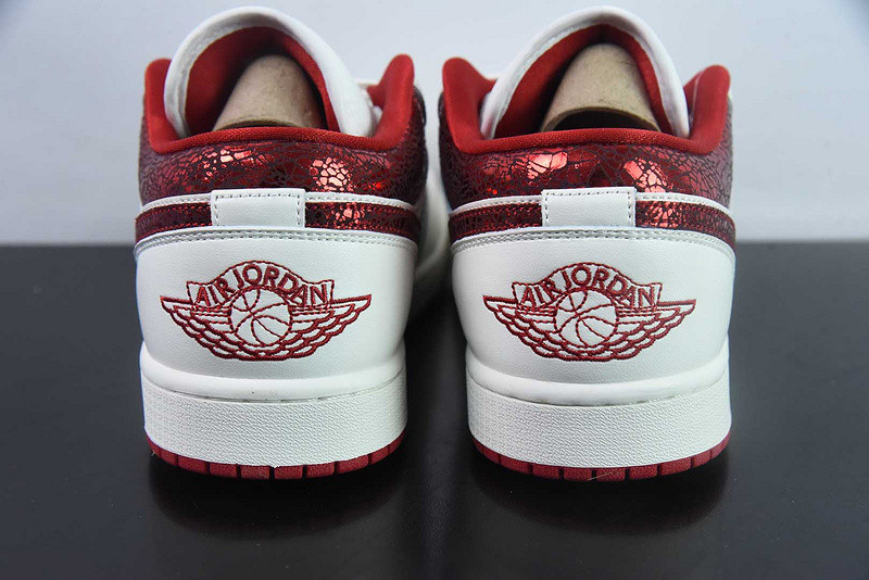Air Jordan 1 Low SE WMNS Sail / Varsity Red HJ9338-106
