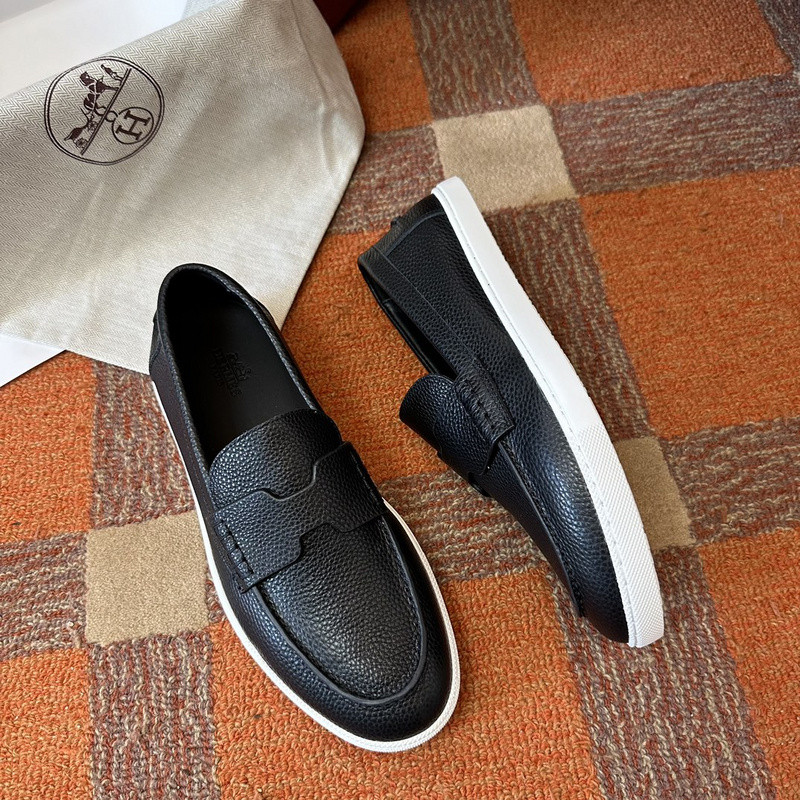 H**me5 sneaker