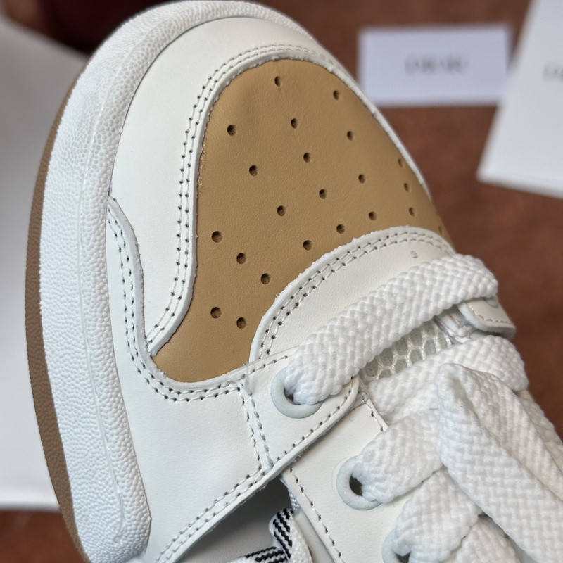 DIO* SNEAKER