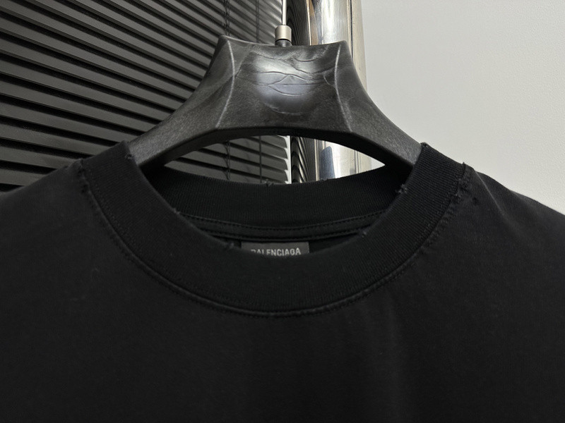 Ba1en*iaga clothes