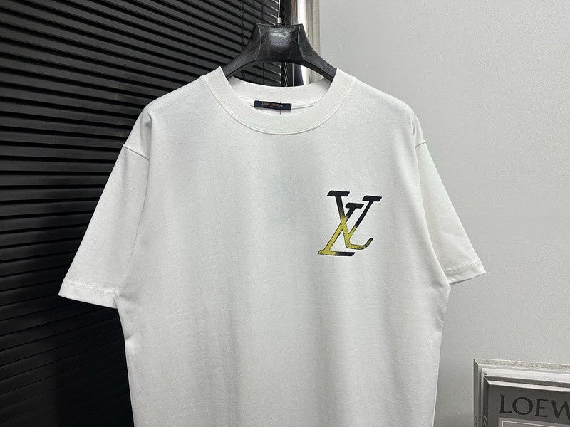 Ba1en*iaga clothes