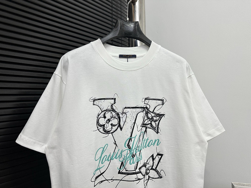 Ba1en*iaga clothes