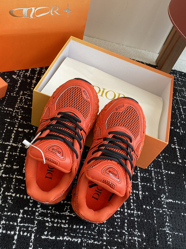 DIO* SNEAKER