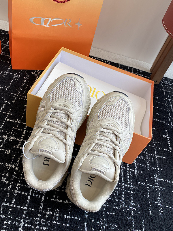 DIO* SNEAKER
