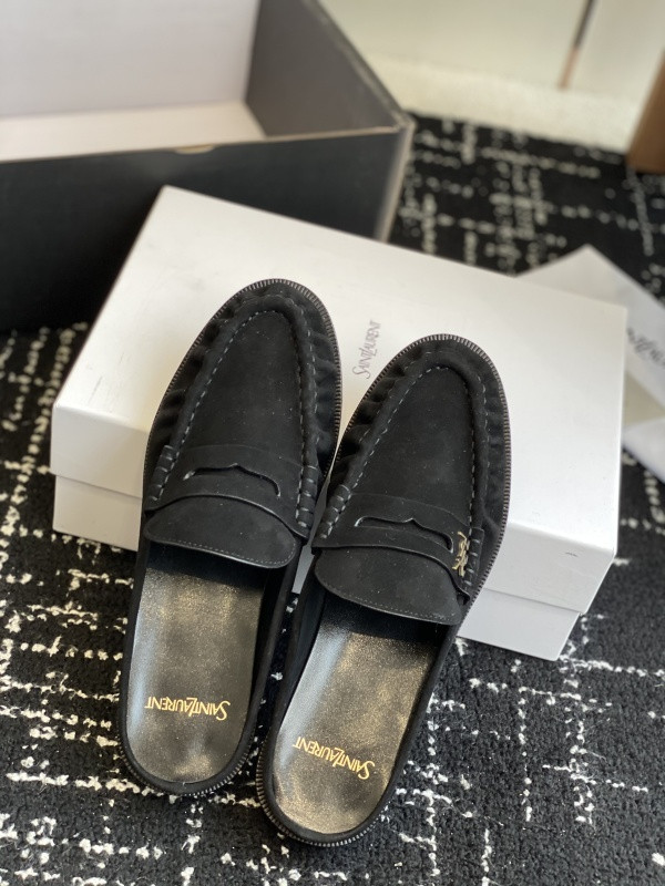 Sa1nt Lau*nt sneaker