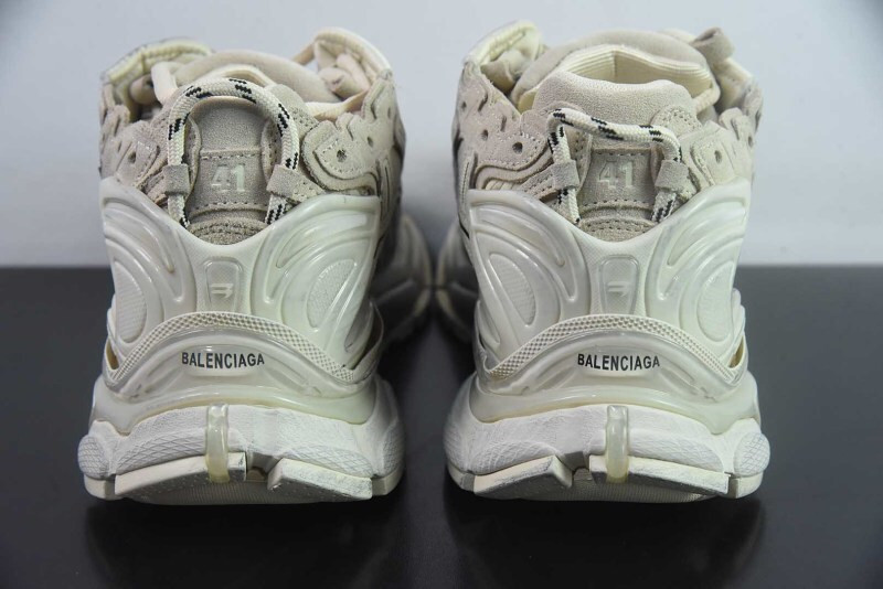 Ba1en*iaga Runner Sneaker