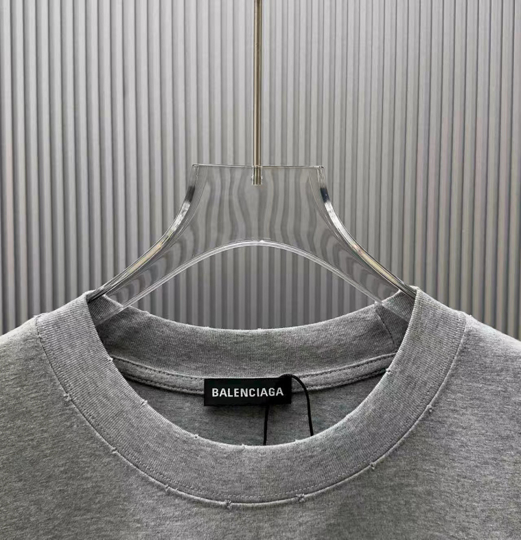 Ba1en*iaga Clothes