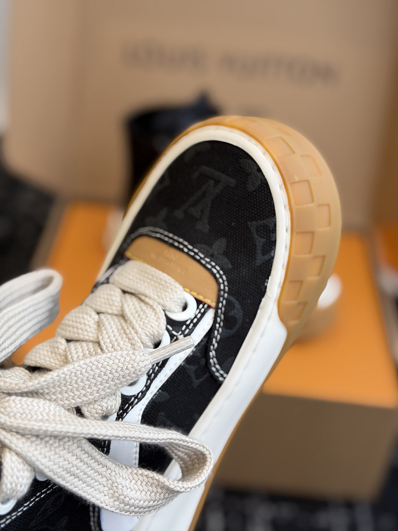 LVT SNEAKERS
