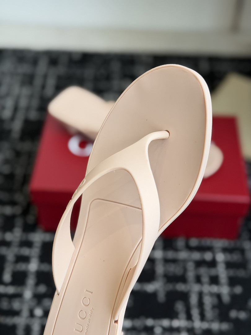 Gvc*1 SANDALS