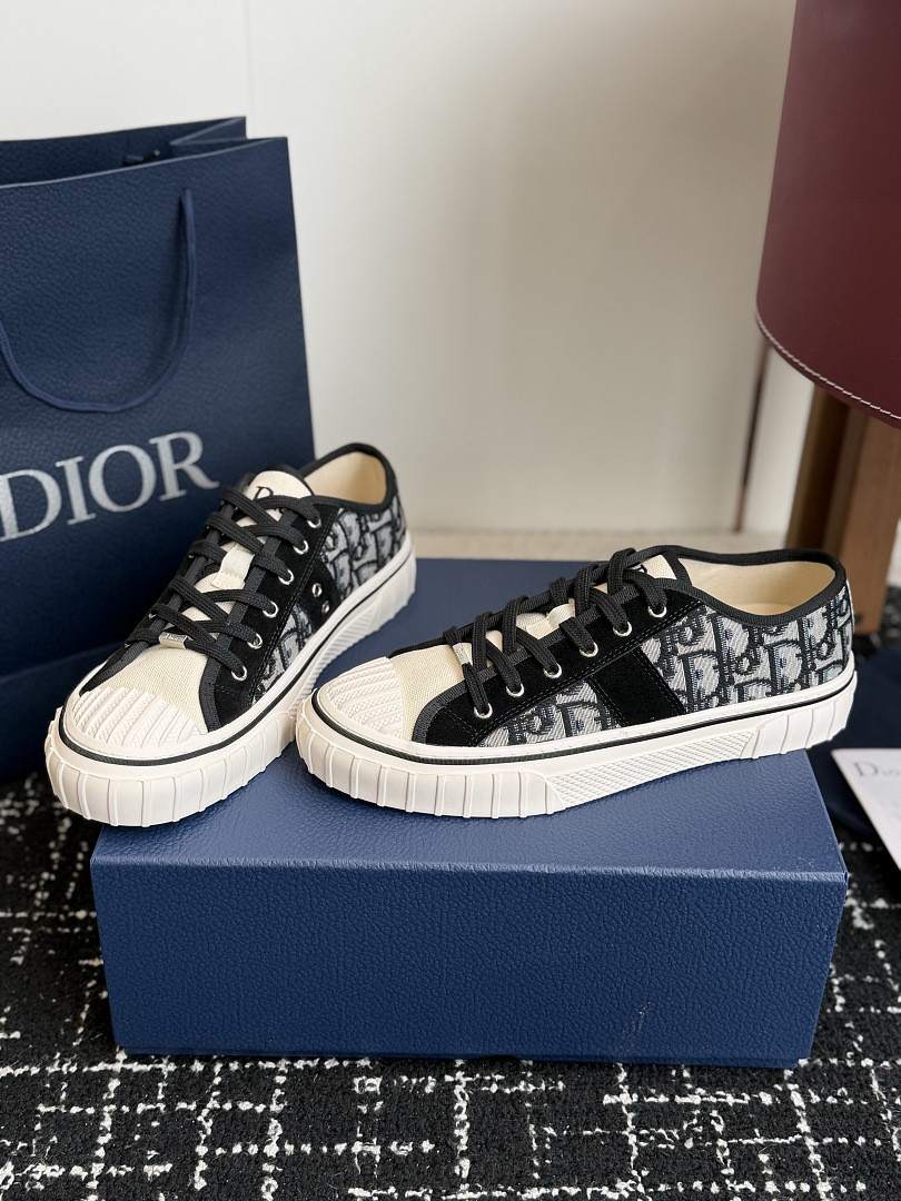 DIO* SNEAKER