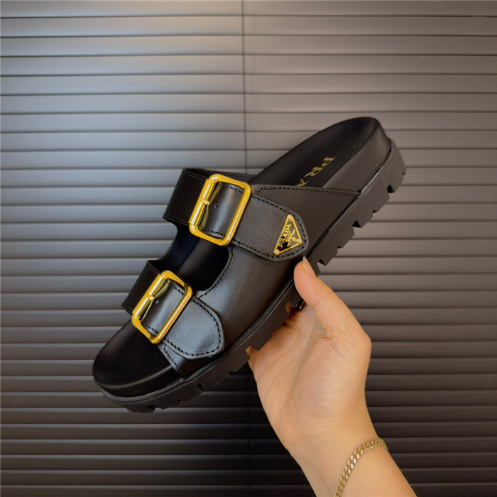 pra*a sandals