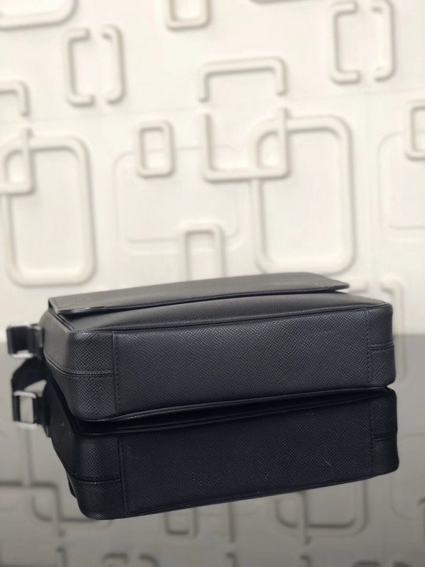 LVT PURSE