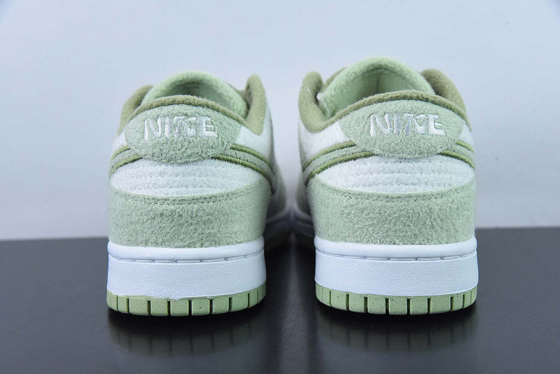 nike dunk low se fleece pack honeydew (w) dq7579-300