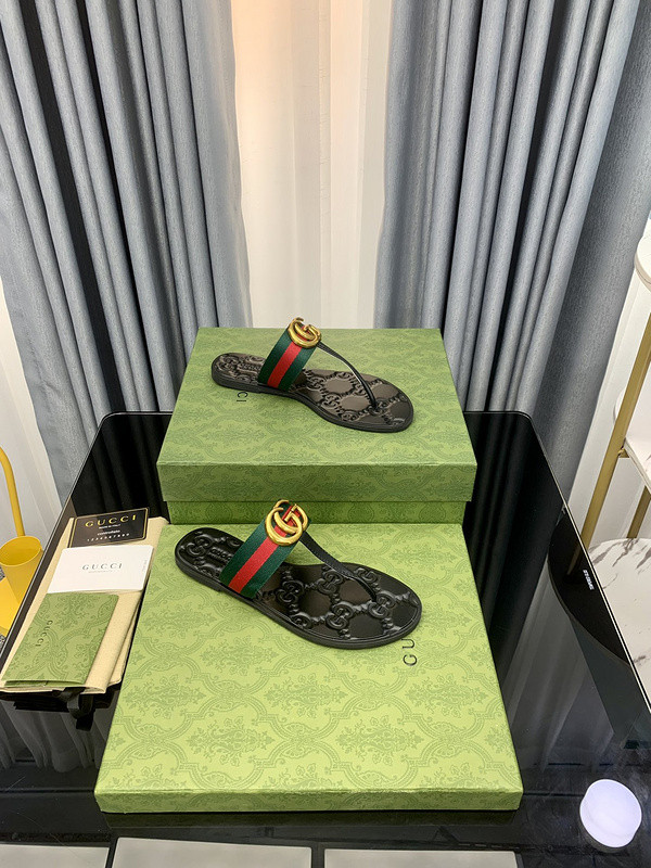 g*u*i sandals