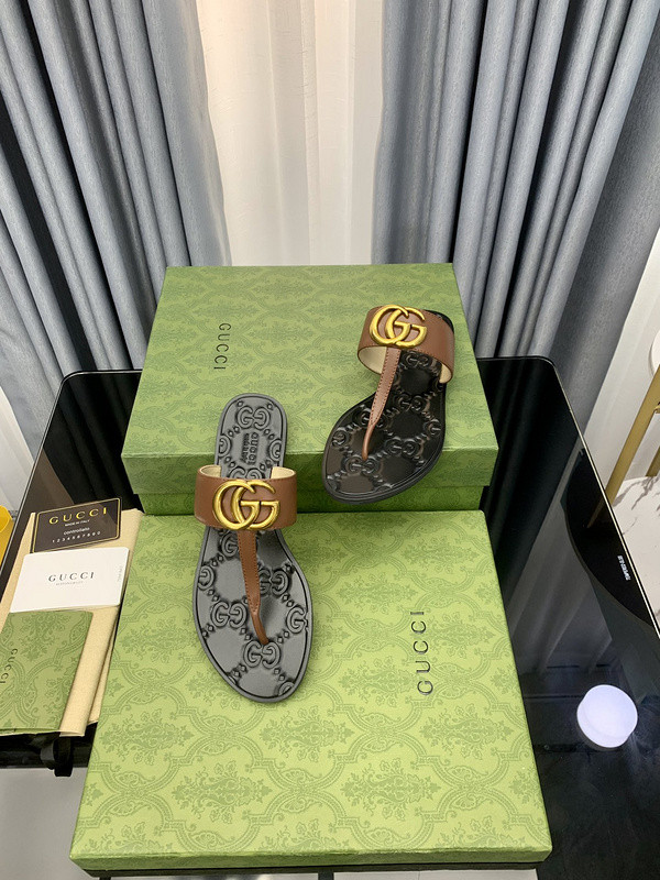 g*u*i sandals
