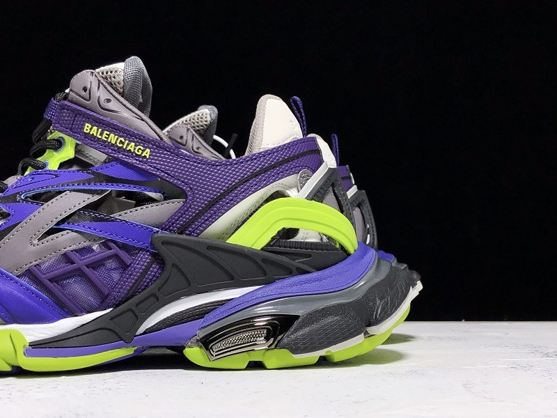 bc track sneaker