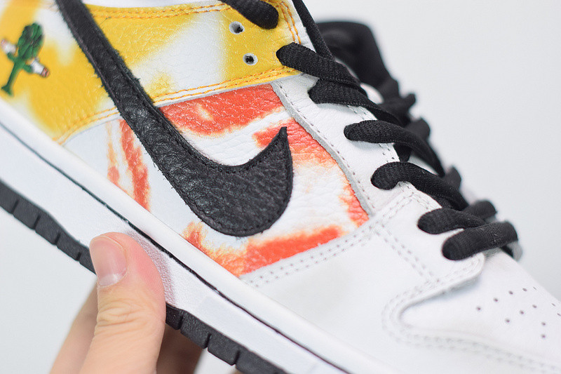 nike sb dunk low “raygun tie-dye” bq6832-101