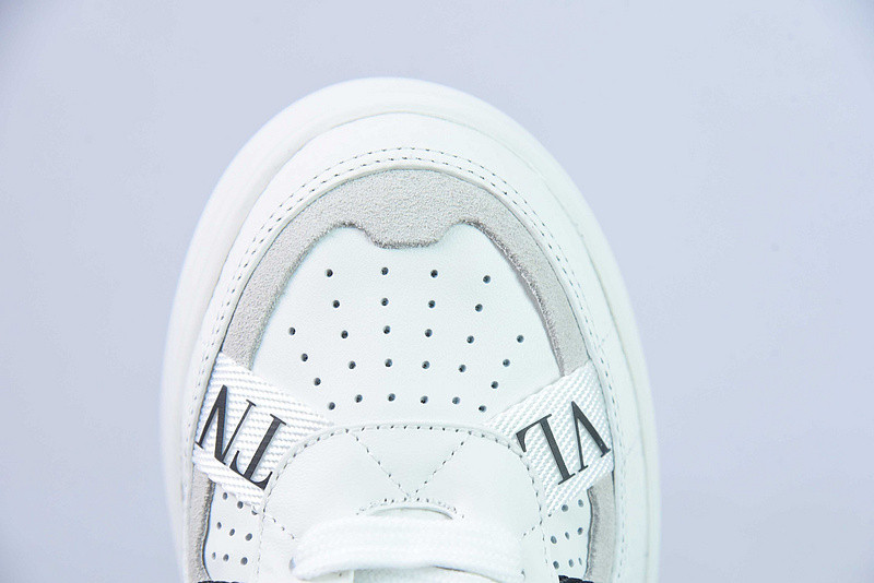 Va1e*ntin0 sneaker