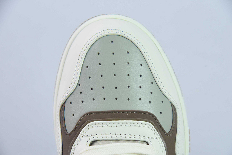 DIO* SNEAKER