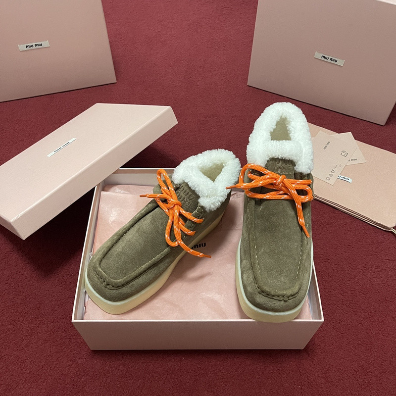 M1um1u sneaker