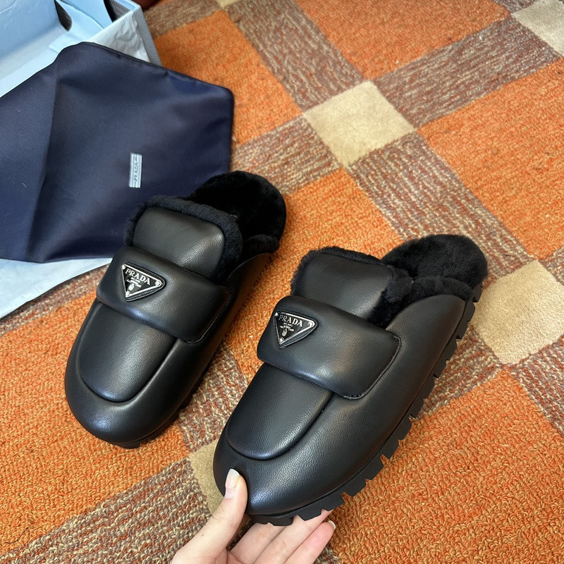 Pra*a sandals