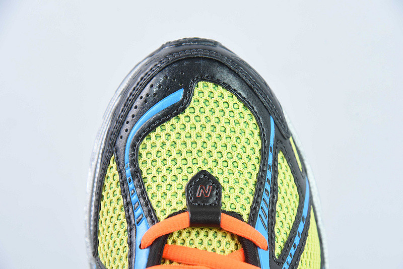 NEW BALANCE SNEAKER