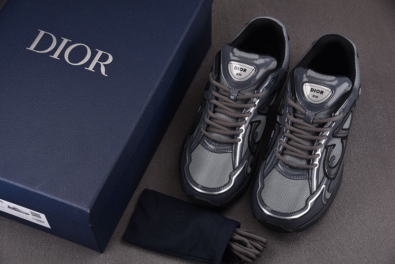 DIO* SNEAKER