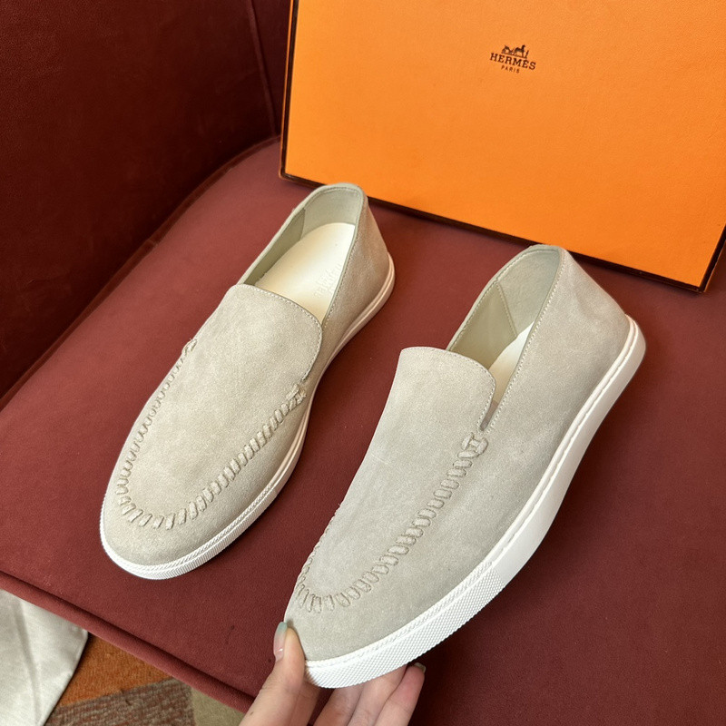 H**me5 sneaker