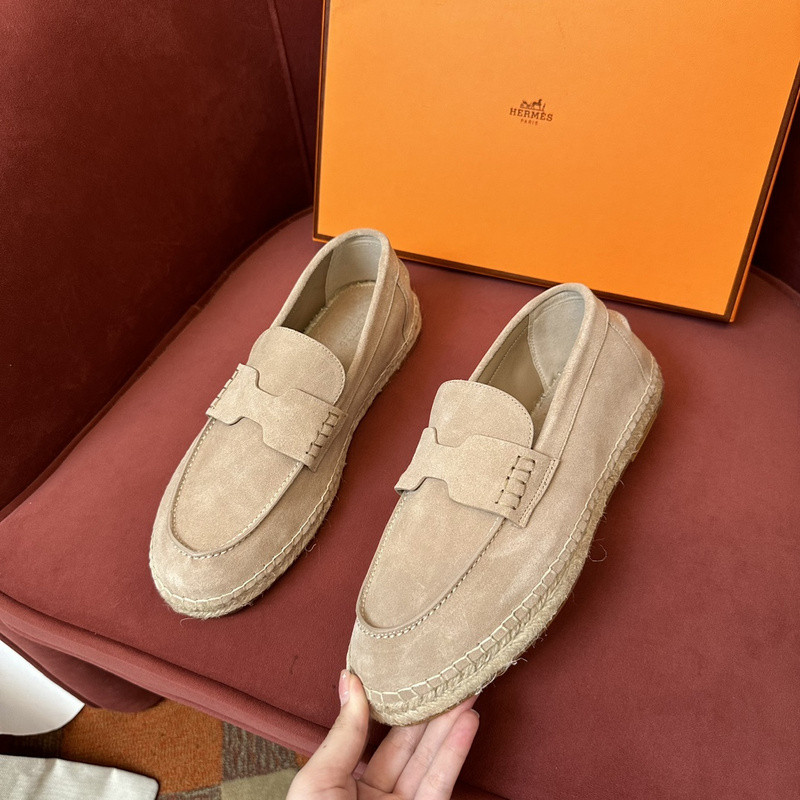 H**me5 sneaker