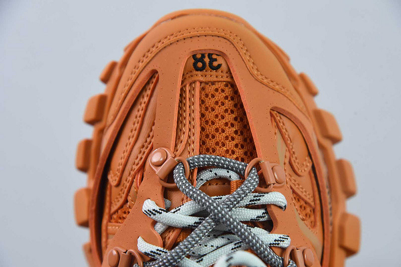 BC TRACK SNEAKER