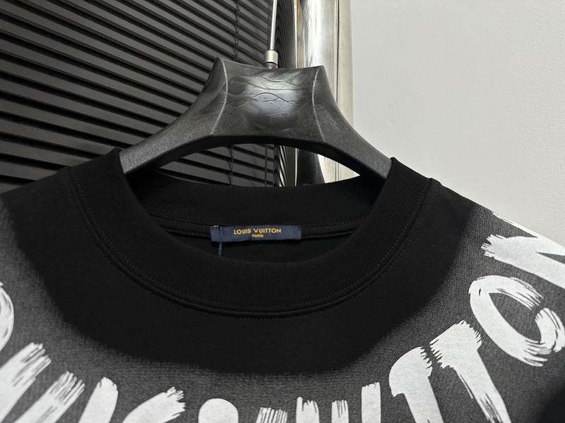 Ba1en*iaga clothes