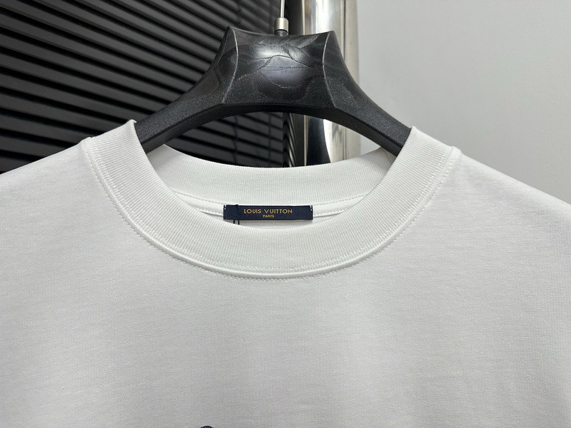 Ba1en*iaga clothes