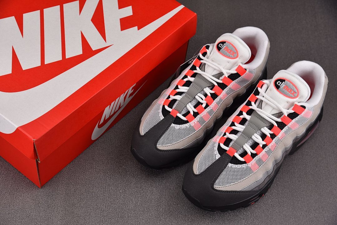 NIKE Air Max 95