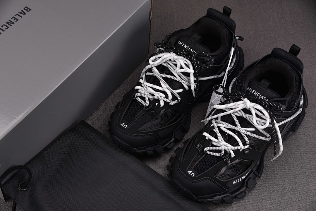 BC TRACK SNEAKER