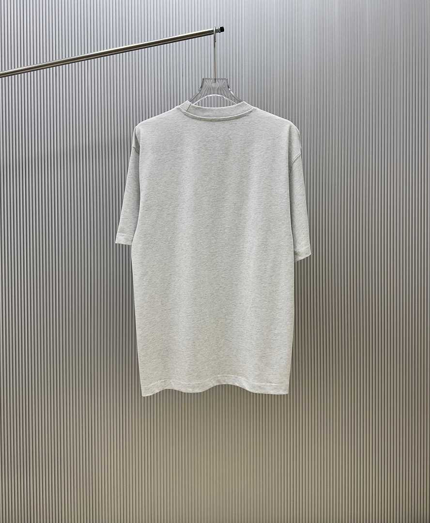 Ba1en*iaga Clothes