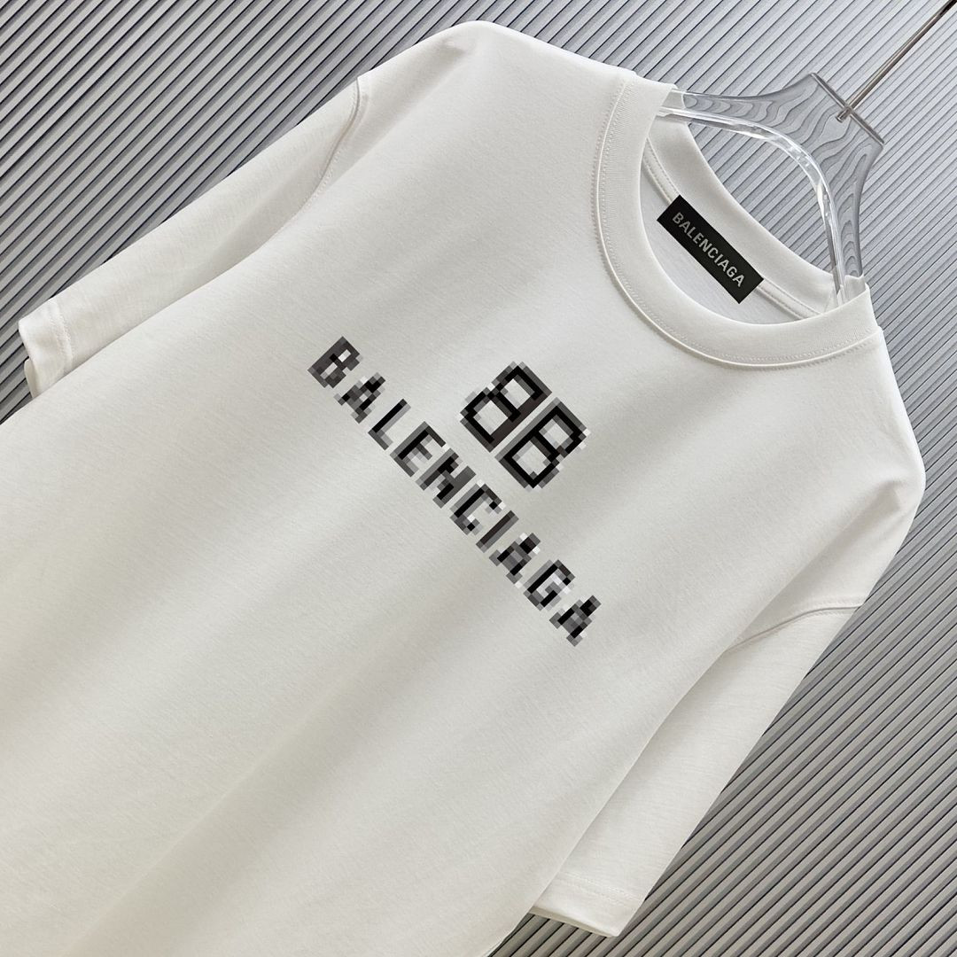 Ba1en*iaga Clothes