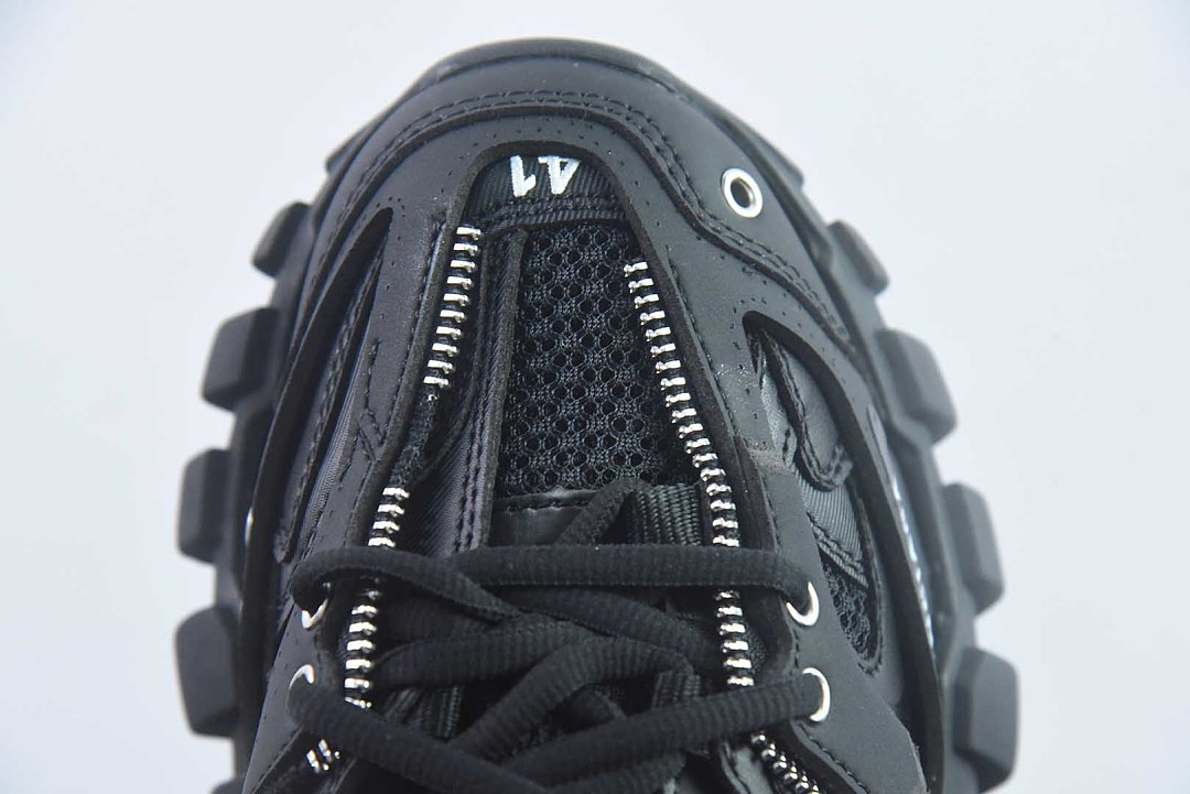 BC TRACK SNEAKER