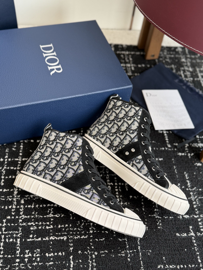 DIO* SNEAKER