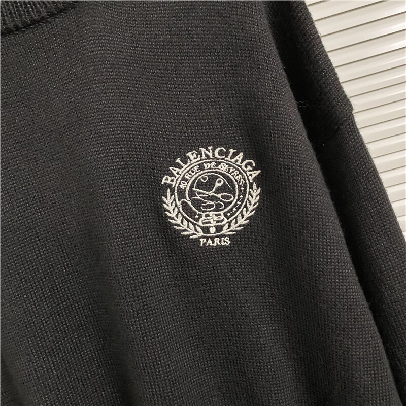 Ba1en*iaga clothes