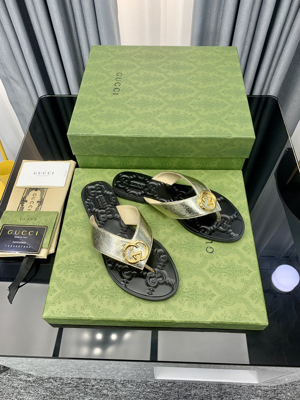 g*u*i sandals
