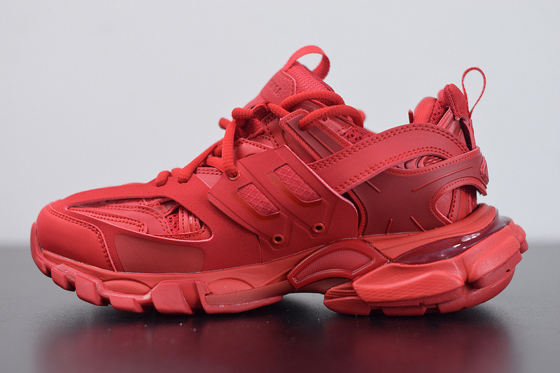 bc track sneaker