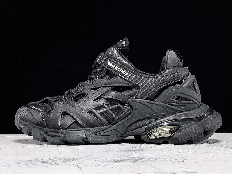 bc track sneaker