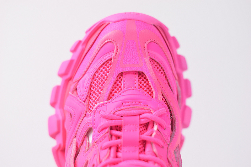 bc track sneaker