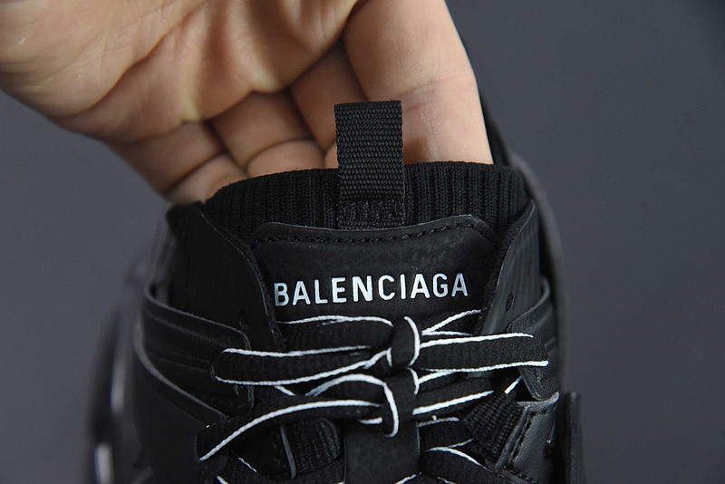 bc track sneaker