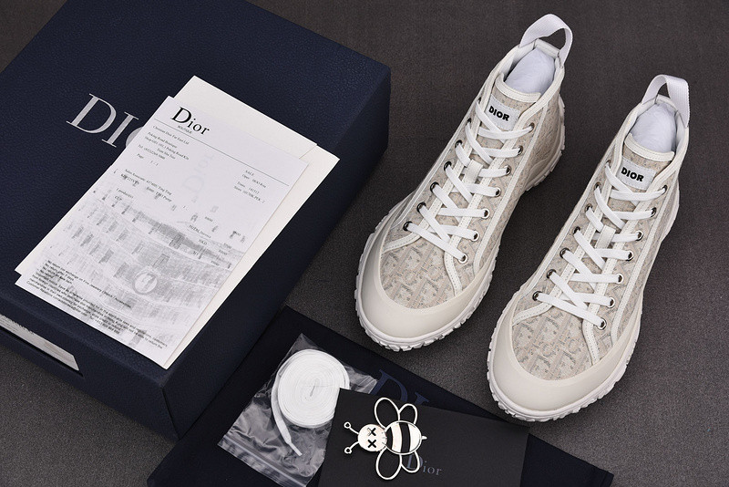 dio* sneaker