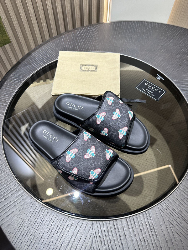 g*u*i sandals